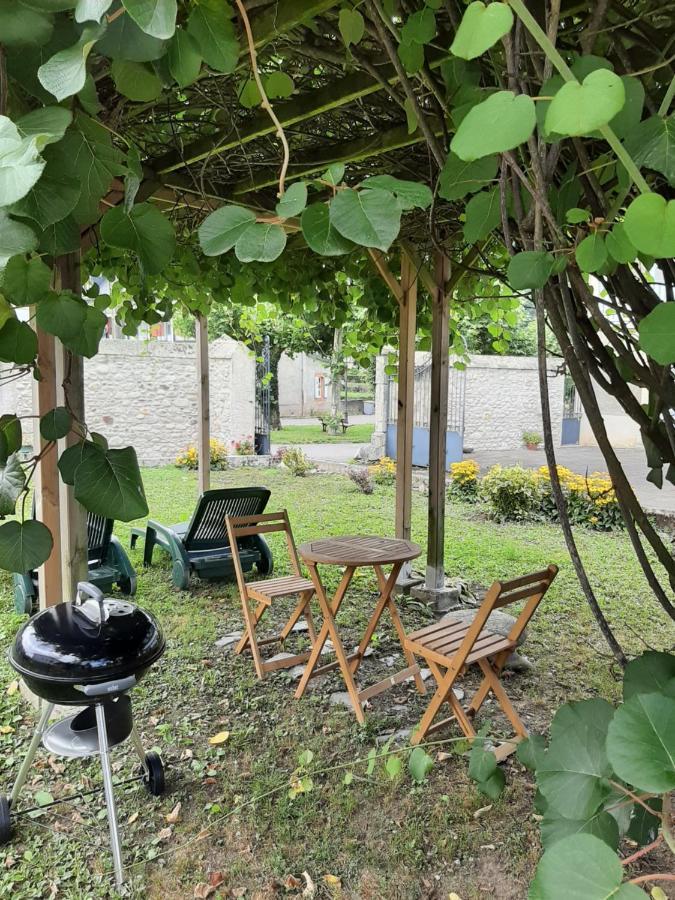 Bel Appartement Renove Dans Maison Bigourdane Pouzac エクステリア 写真